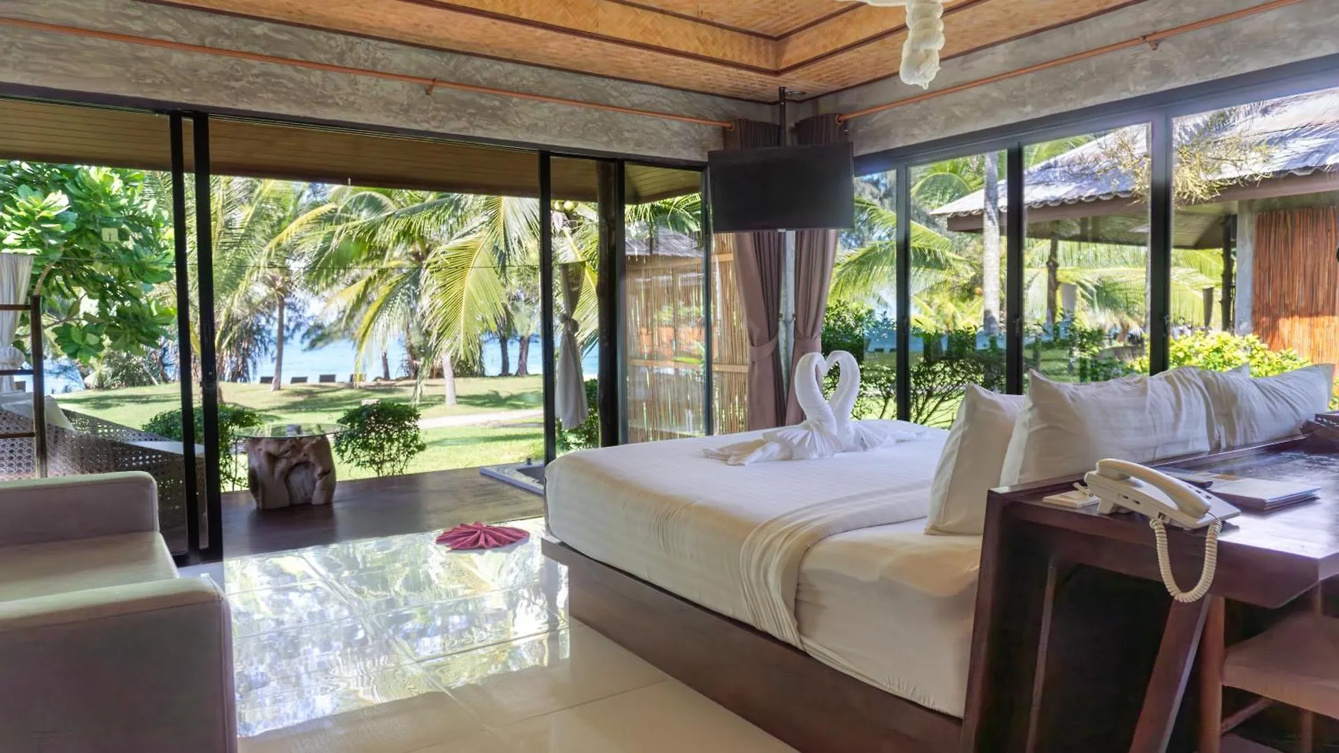 Long Beach Chalet - Sha Extra Plus Hotel Koh Lanta Thailand