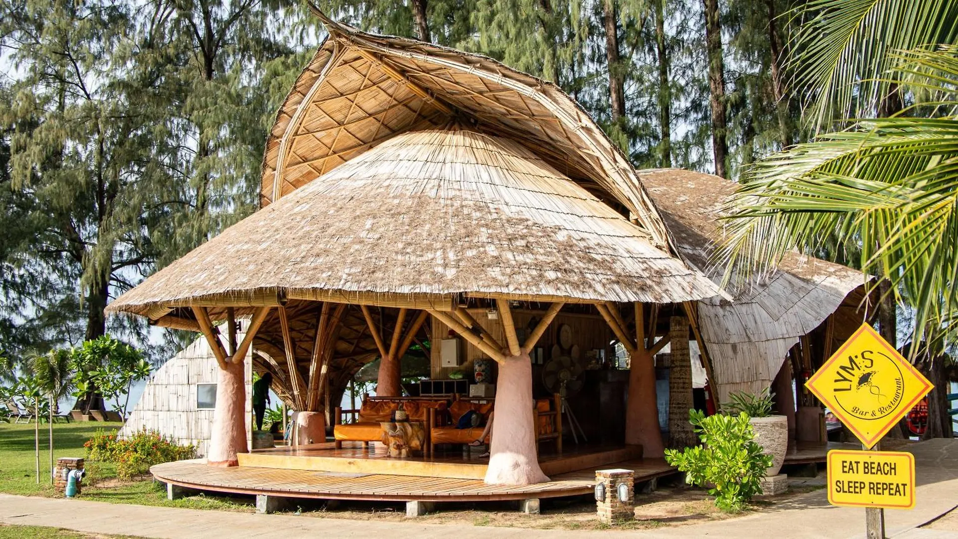 Long Beach Chalet - Sha Extra Plus Koh Lanta 3*,  Thailand