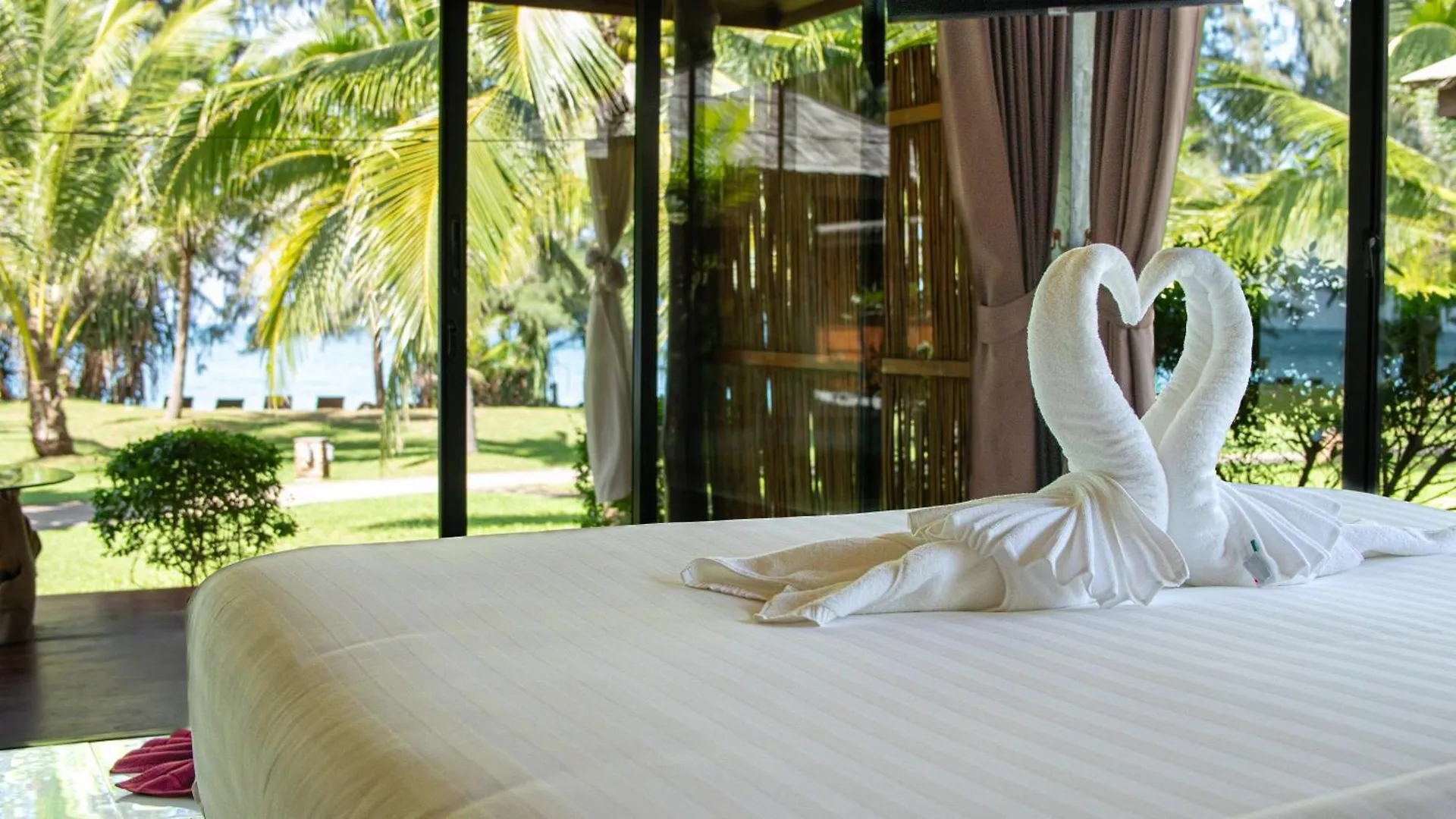 Long Beach Chalet - Sha Extra Plus Hotel Koh Lanta Holiday park